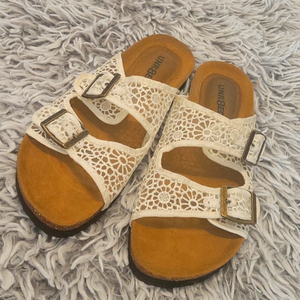 Unr8ed shoes size 8.5